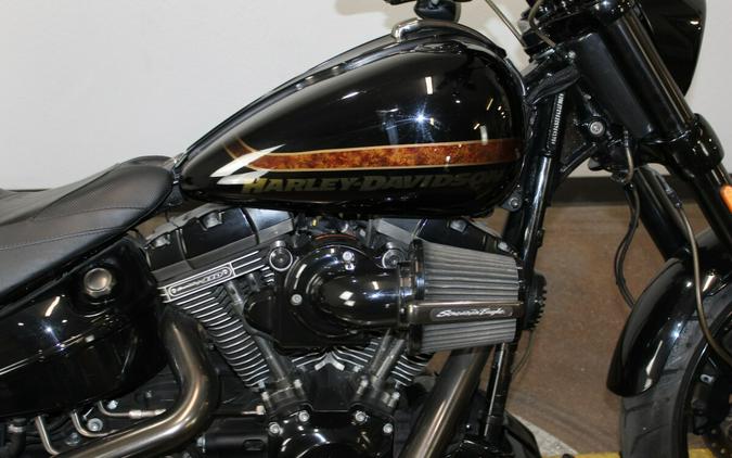 Harley-Davidson® CVO™ Pro Street Breakout® 2016 Starfire Black/Starfire Black