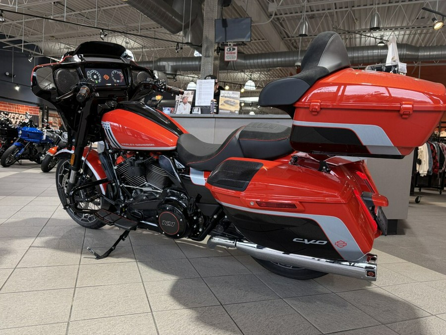 FLHXSE 2024 CVO™ Street Glide®