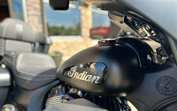 2023 Indian Motorcycle Roadmaster® Dark Horse®