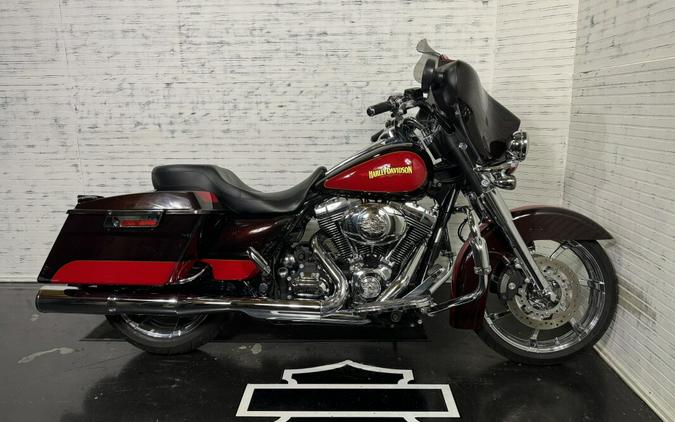 2010 Harley-Davidson Street Glide w/ Chrome wheels and Chrome Front End!