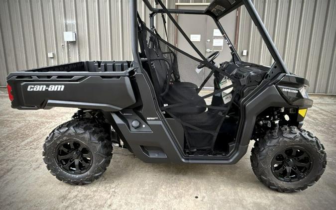 2025 Can-Am™ Defender DPS HD9