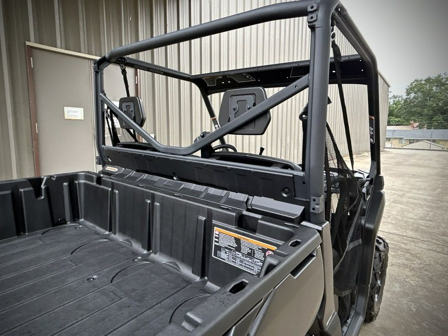 2025 Can-Am™ Defender DPS HD9