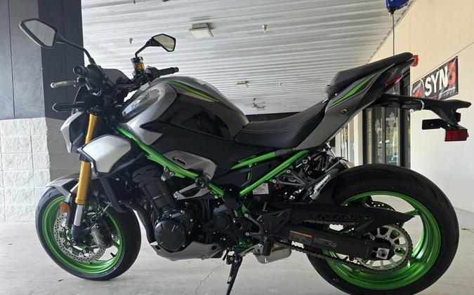 2025 Kawasaki Z900 SE ABS