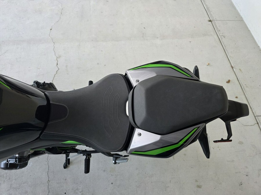 2025 Kawasaki Z900 SE ABS