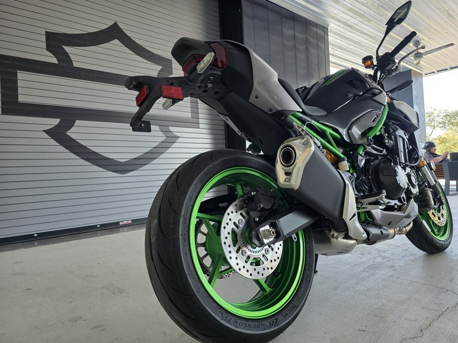 2025 Kawasaki Z900 SE ABS