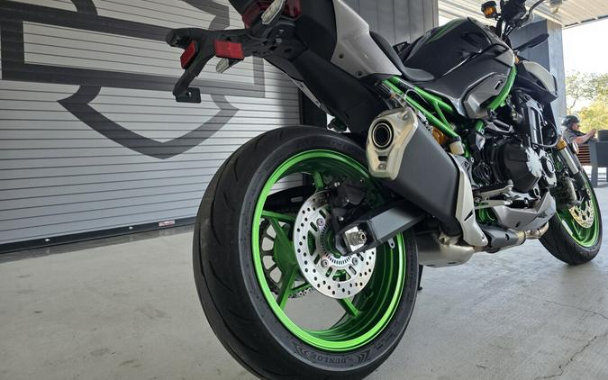 2025 Kawasaki Z900 SE ABS