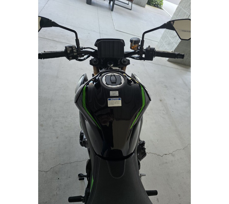 2025 Kawasaki Z900 SE ABS