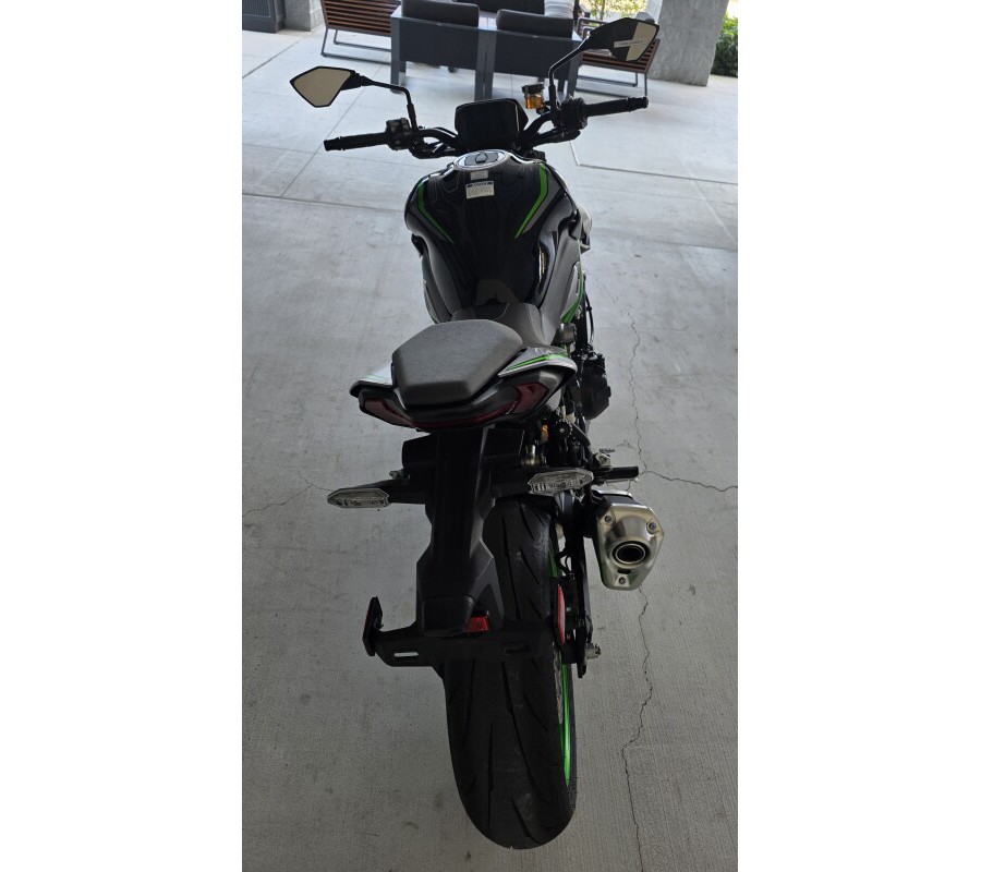 2025 Kawasaki Z900 SE ABS