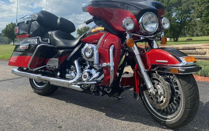 2010 Harley-Davidson Electra Glide® Ultra Limited Merlot Sunglo/Cherry Red Sunglo