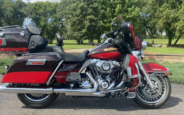 2010 Harley-Davidson Electra Glide® Ultra Limited Merlot Sunglo/Cherry Red Sunglo