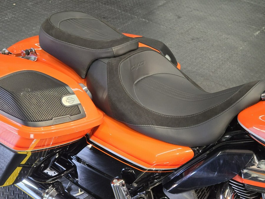 2022 Harley-Davidson CVO™ Road Glide Wicked Orange Pearl