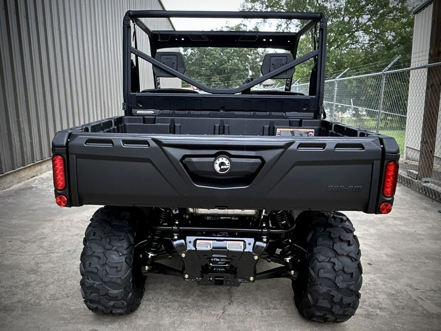 2025 Can-Am™ Defender DPS HD9