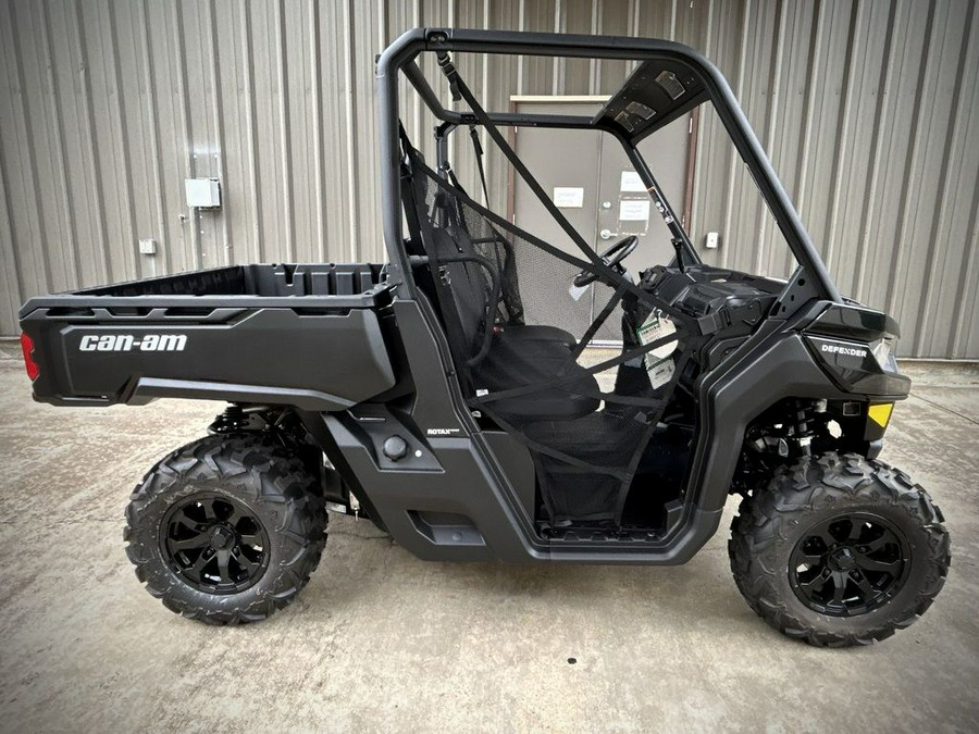 2025 Can-Am™ Defender DPS HD9