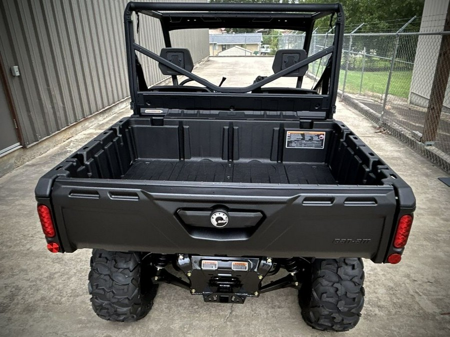 2025 Can-Am™ Defender DPS HD9