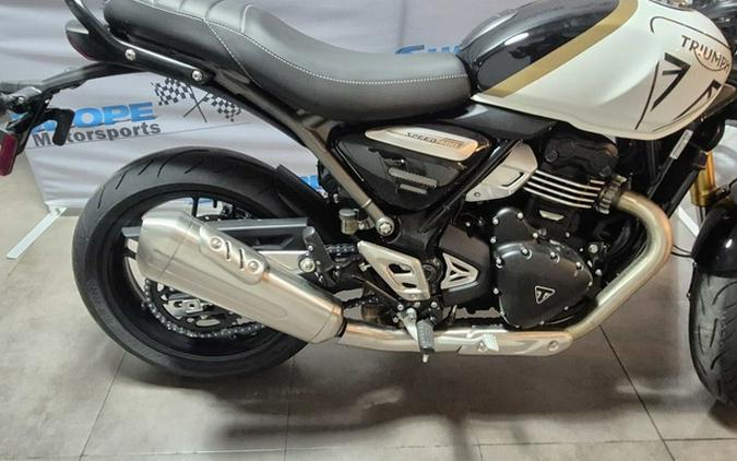 2026 Triumph Speed 400 Pearl Metallic White/Phantom Black Base