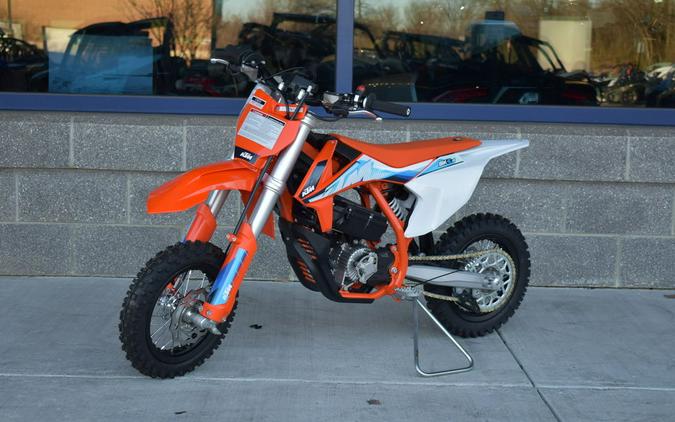 2023 KTM SX-E 3 First Look [Just In Time For Christmas]