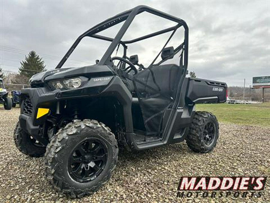 2023 Can-Am Defender DPS HD9