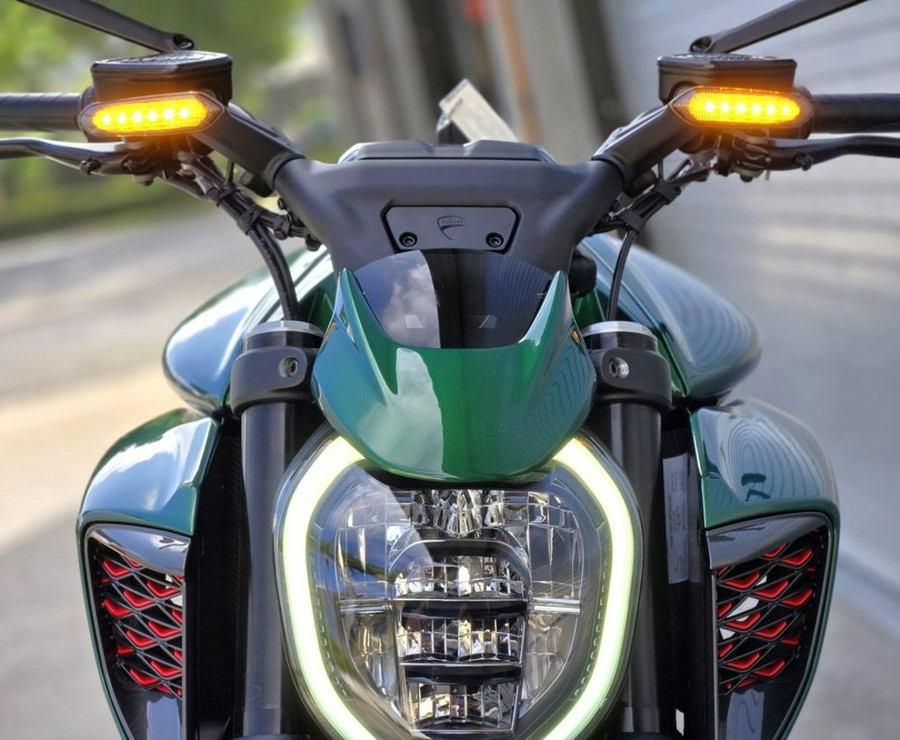 2025 Ducati Diavel For Bentley