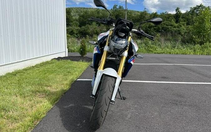 2024 BMW F 900 R