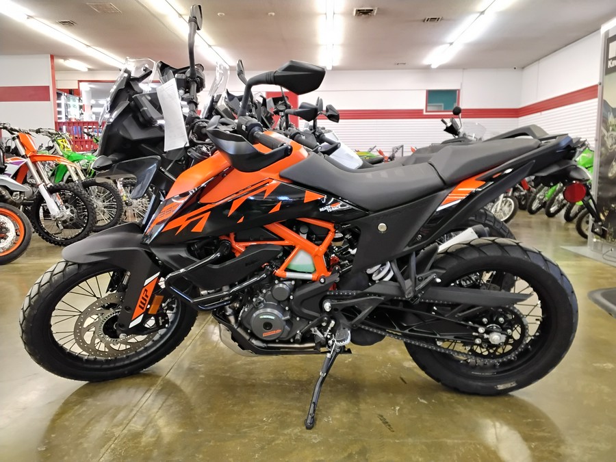 2023 KTM Adventure 390