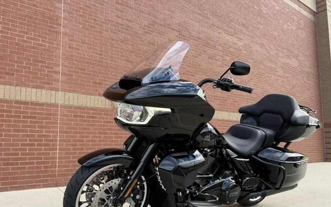 2026 Harley-Davidson® Road Glide Limited Vivid Black Black Trim