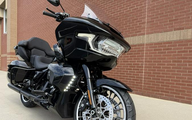 2026 Harley-Davidson® Road Glide Limited Vivid Black Black Trim