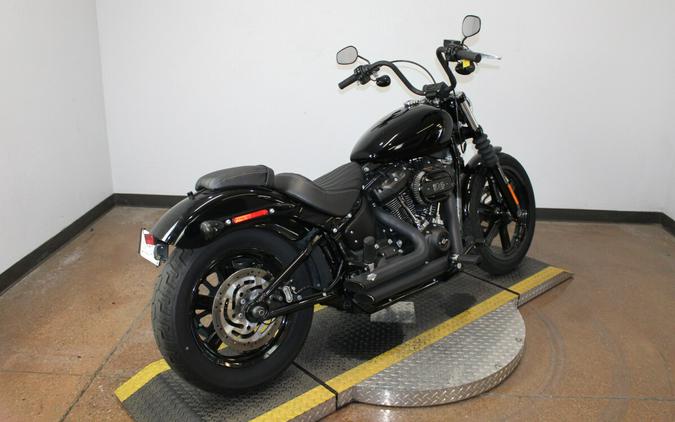 Harley-Davidson® Street Bob® 114 2023 Vivid Black