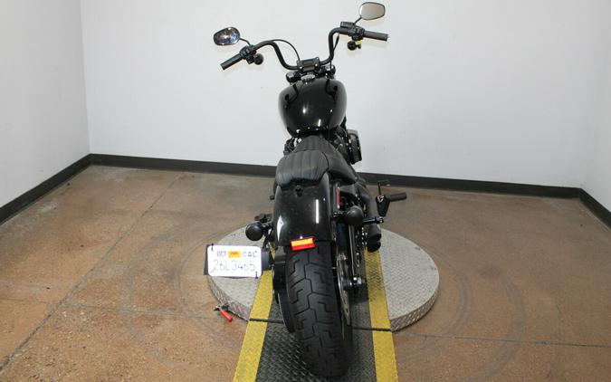 Harley-Davidson® Street Bob® 114 2023 Vivid Black