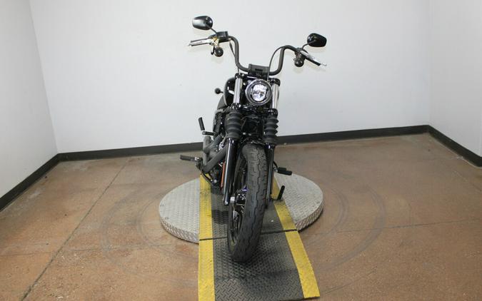 Harley-Davidson® Street Bob® 114 2023 Vivid Black