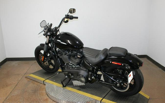 Harley-Davidson® Street Bob® 114 2023 Vivid Black