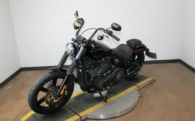 Harley-Davidson® Street Bob® 114 2023 Vivid Black