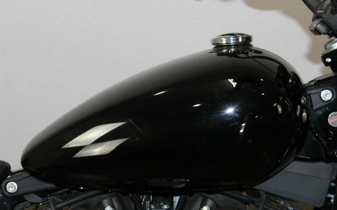 Harley-Davidson® Street Bob® 114 2023 Vivid Black