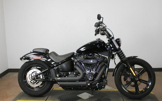 Harley-Davidson® Street Bob® 114 2023 Vivid Black