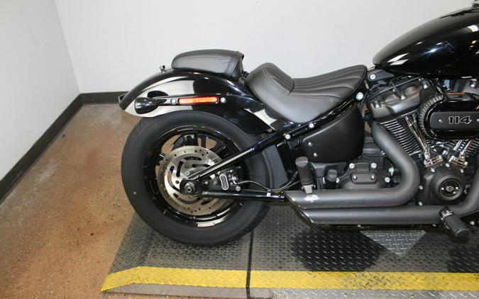 Harley-Davidson® Street Bob® 114 2023 Vivid Black