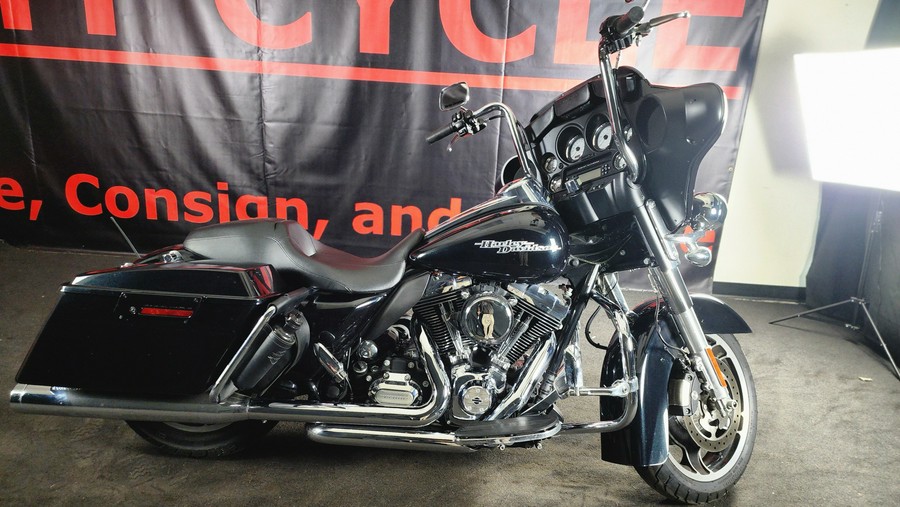 2013 HARLEY-DAVIDSON FLHXI - F689290
