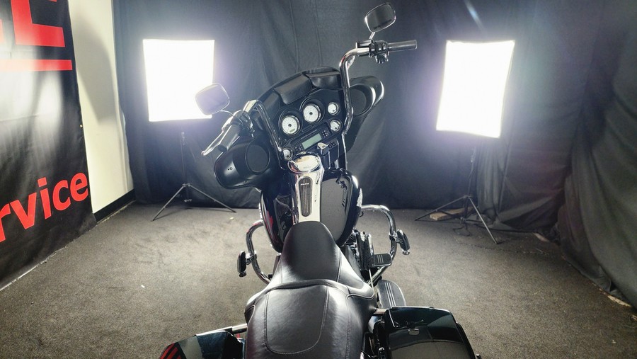 2013 HARLEY-DAVIDSON FLHXI - F689290