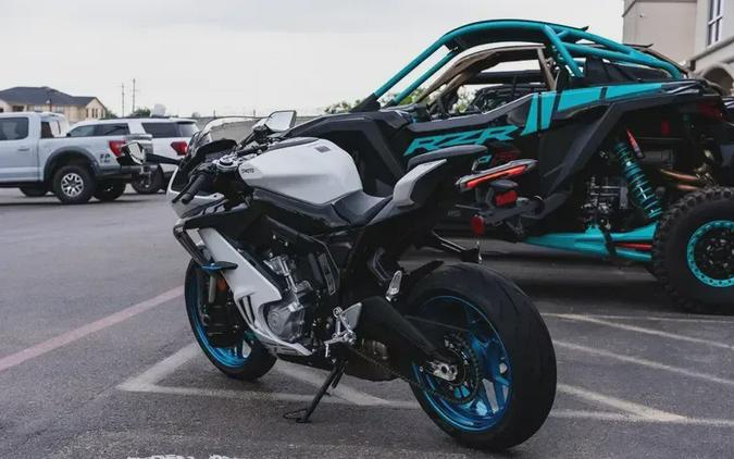 New 2025 CFMOTO 675SS