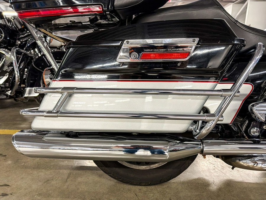 2010 Harley-Davidson FLHTCU - Ultra Classic Electra Glide