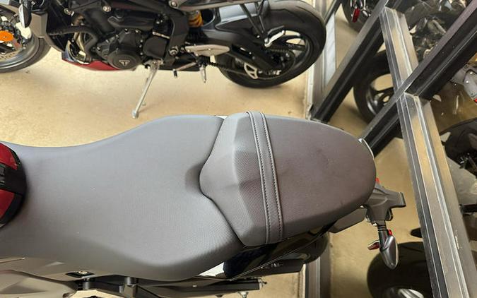 2025 Triumph Daytona 660 Carnival Red/Sapphire Black