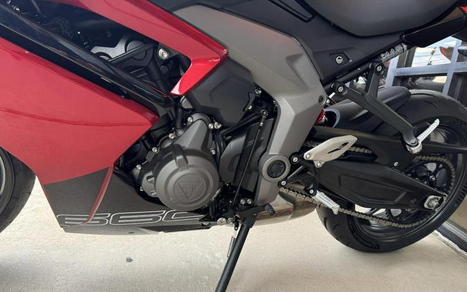 2025 Triumph Daytona 660 Carnival Red/Sapphire Black