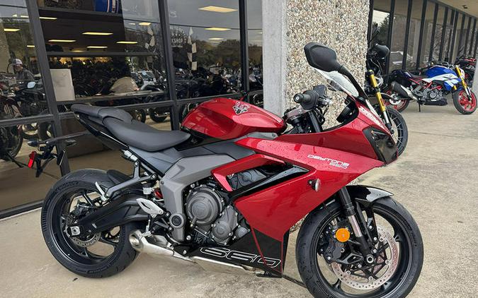 2025 Triumph Daytona 660 Carnival Red/Sapphire Black