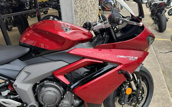 2025 Triumph Daytona 660 Carnival Red/Sapphire Black