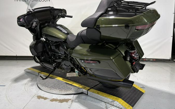 2026 Harley-Davidson® Street Glide Limited Olive Steel Metallic / Vivid Black Black Trim