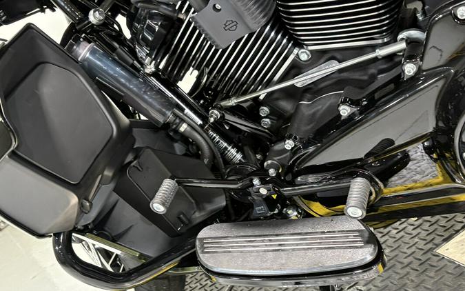 2026 Harley-Davidson® Street Glide Limited Olive Steel Metallic / Vivid Black Black Trim