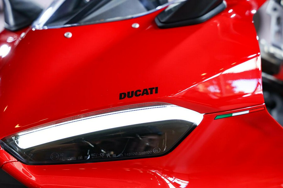 2027 Ducati Panigale V2 S 896