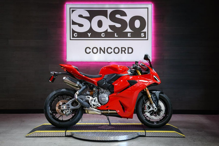 2027 Ducati Panigale V2 S 896