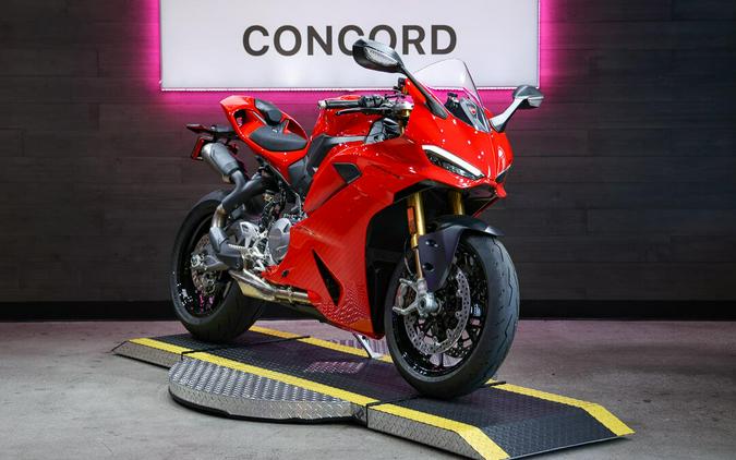 2027 Ducati Panigale V2 S 896