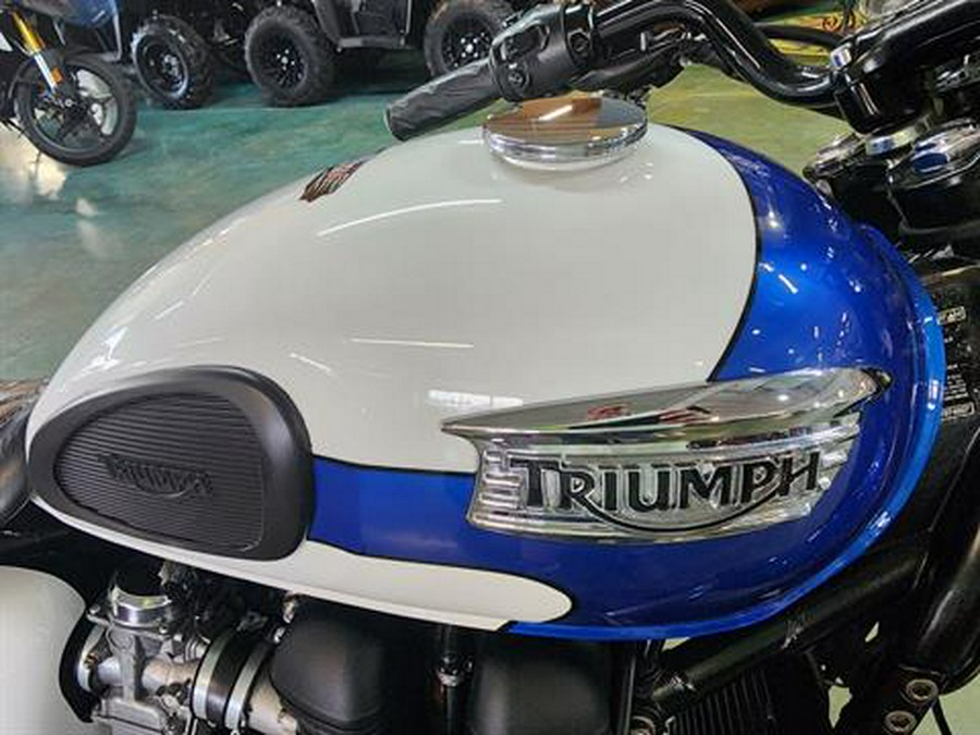 2015 Triumph Bonneville T214