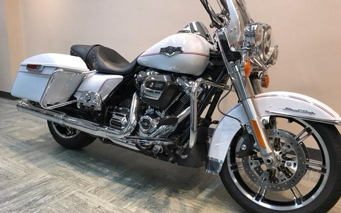 2020 Harley-Davidson® Road King® Stone Washed White Pearl