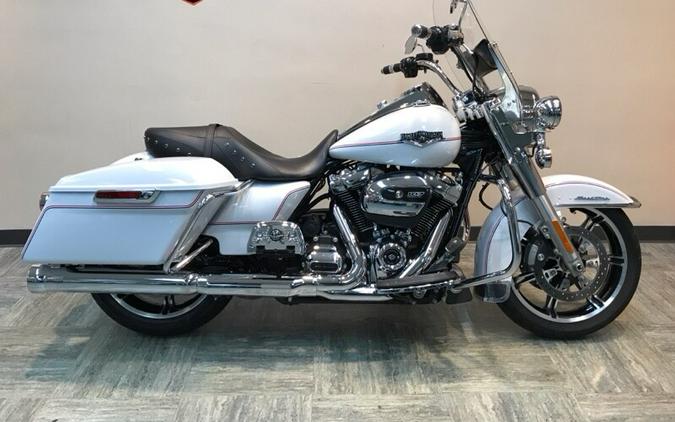 2020 Harley-Davidson® Road King® Stone Washed White Pearl